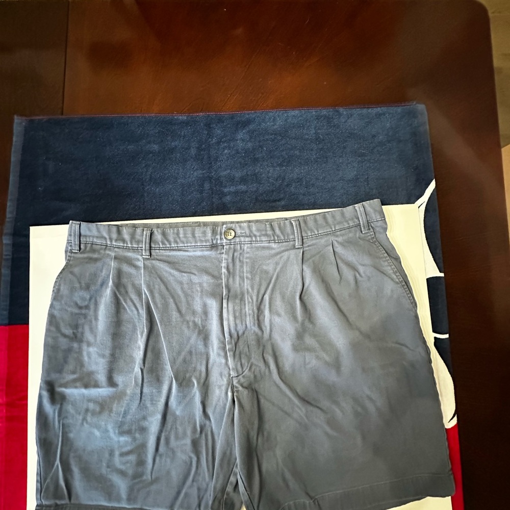 Roundtree & Yorke Men's Flat Front Shorts in Slate Blue